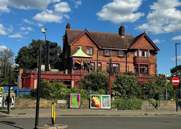 Hootananny Hostel London