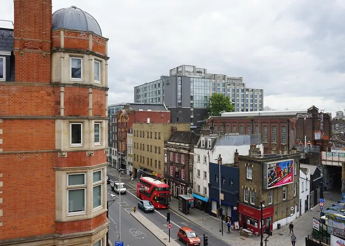 The Walrus Bar And Hostel Londra